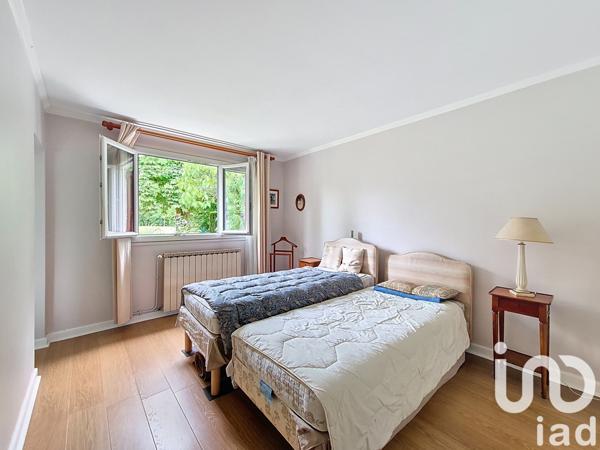 Maison à vendre 7 pièces 150 m² Le Mesnil-Saint-Denis