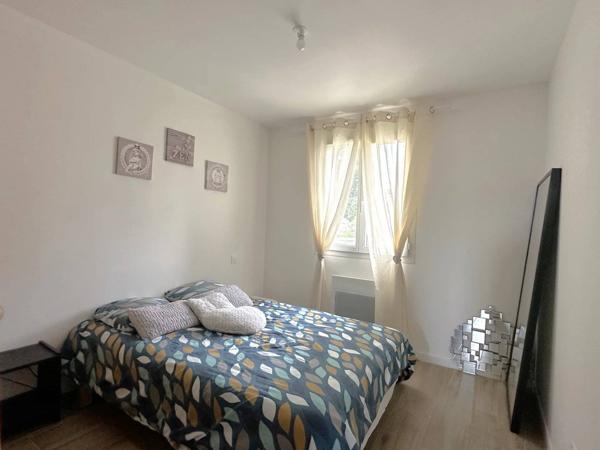 Maison - villa T4 - garage - terrasse - jardin / quartier Bonnes herbes