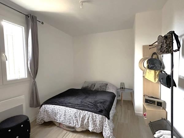 Maison - villa T4 - garage - terrasse - jardin / quartier Bonnes herbes