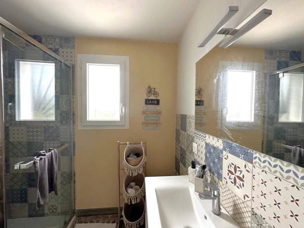 Maison - villa T4 - garage - terrasse - jardin / quartier Bonnes herbes