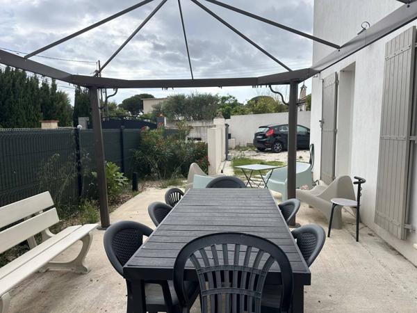 Maison - villa T4 - garage - terrasse - jardin / quartier Bonnes herbes