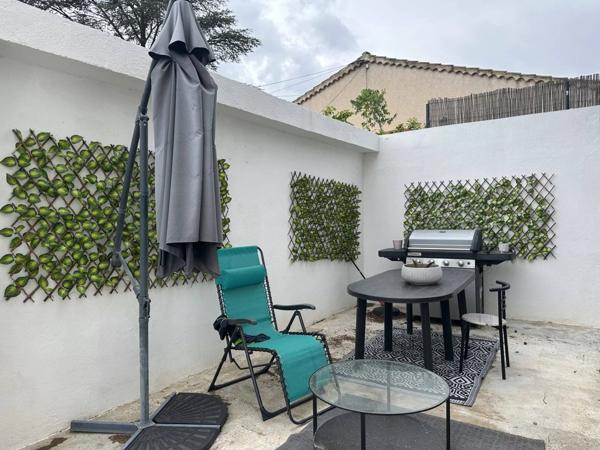 Maison - villa T4 - garage - terrasse - jardin / quartier Bonnes herbes