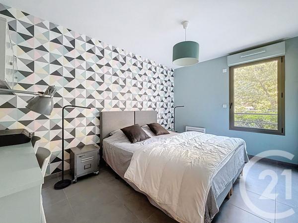 Appartement T3 à vendre  3 pièces - 66,20 m2 MARSEILLE - 13008