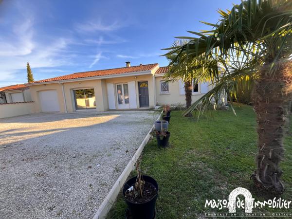 Vente Maison contemporaine de plain-pied - 6 pièces - 139m² - Jardin avec piscine, Garage - COGNAC