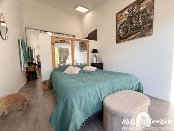 Vente Maison contemporaine de plain-pied - 6 pièces - 139m² - Jardin avec piscine, Garage - COGNAC
