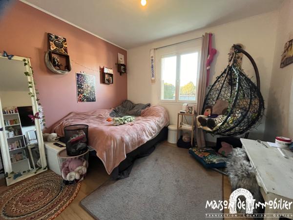 Vente Maison contemporaine de plain-pied - 6 pièces - 139m² - Jardin avec piscine, Garage - COGNAC