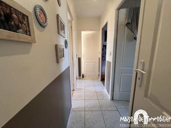 Vente Maison contemporaine de plain-pied - 6 pièces - 139m² - Jardin avec piscine, Garage - COGNAC