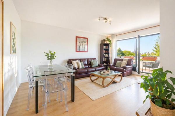 T3 avec Balcon, ascenseur, cave et place de parking
