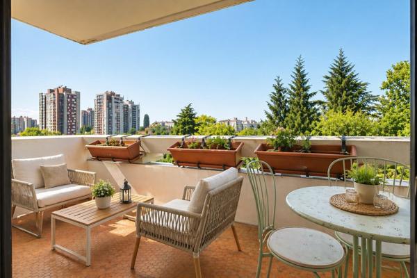 T3 avec Balcon, ascenseur, cave et place de parking