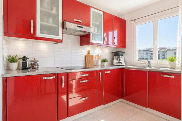 T3 avec Balcon, ascenseur, cave et place de parking