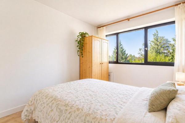 T3 avec Balcon, ascenseur, cave et place de parking