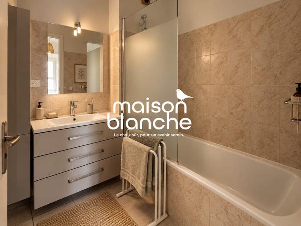 TOURS NORD -T3 AVEC BALCON,PARKING&CAVE