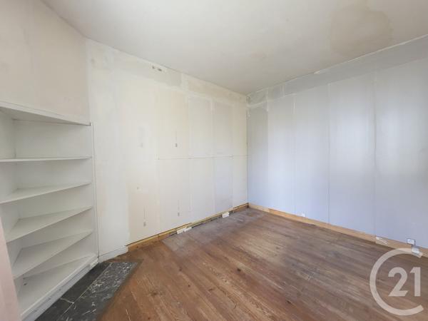 Maison à vendre  3 pièces - 107 m 2   SAINTES  - 17