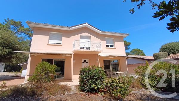 Maison à vendre  5 pièces - 160,57 m 2   SOULAC SUR MER  - 33