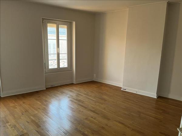 Maison à vendre |  Mauzé-sur-le-Mignon |  14 pièces | 323 m²