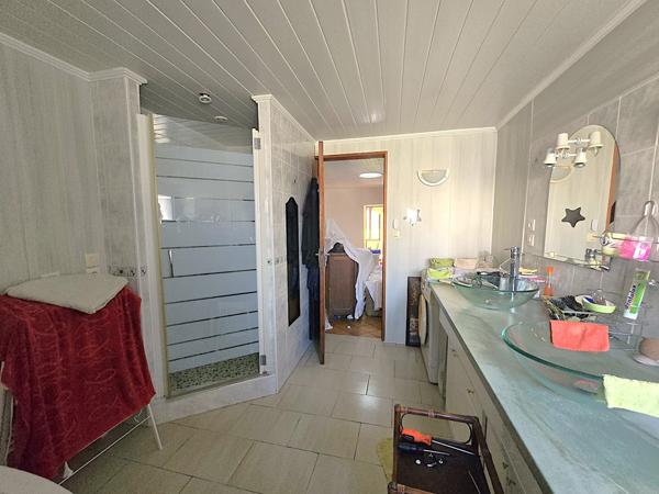 Lacaussade (47150) Bel ensemble en pierre - maison plain pied, studio indépendant, grange et Piscine sur 5000m²