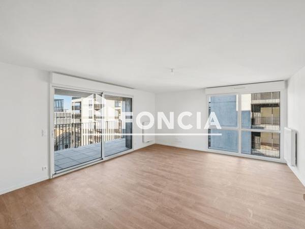 Location Appartement 3 pièces 70.7 m² - 194 / 196 RUE DES QUEYRIES Bordeaux 33100