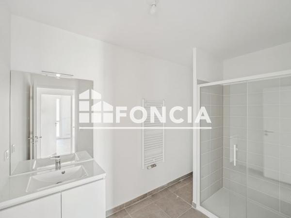 Location Appartement 3 pièces 70.7 m² - 194 / 196 RUE DES QUEYRIES Bordeaux 33100