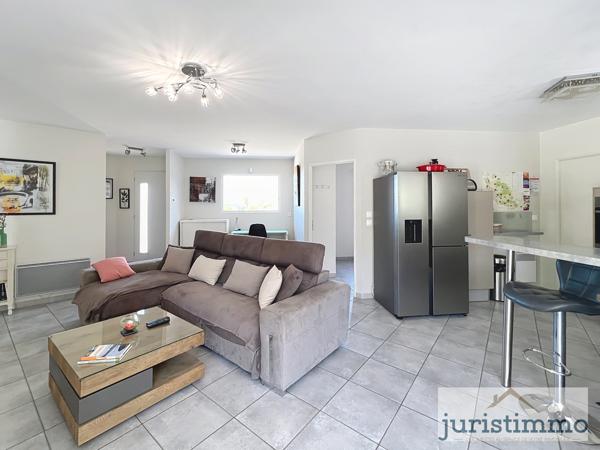 Malaucène (84340) Superbe Villa récente au pied du Mont Ventoux - 4 chambres - 3 salles d'eau - Piscine - Garage