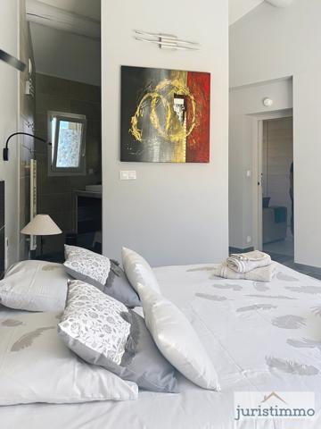 Malaucène (84340) Superbe Villa récente au pied du Mont Ventoux - 4 chambres - 3 salles d'eau - Piscine - Garage