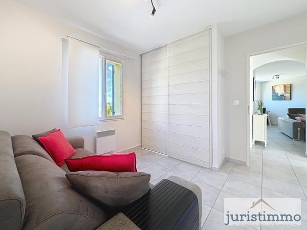 Malaucène (84340) Superbe Villa récente au pied du Mont Ventoux - 4 chambres - 3 salles d'eau - Piscine - Garage