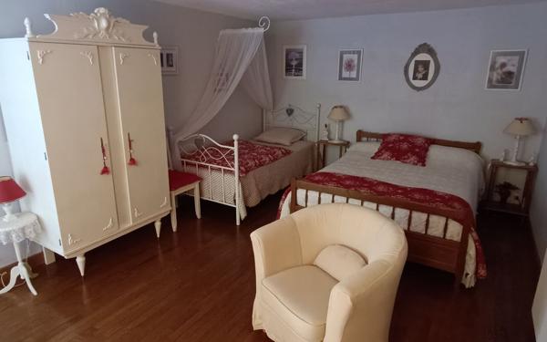 Maison à vendre    4 pièces •  Cinais