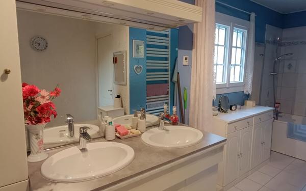 Maison à vendre    4 pièces •  Cinais