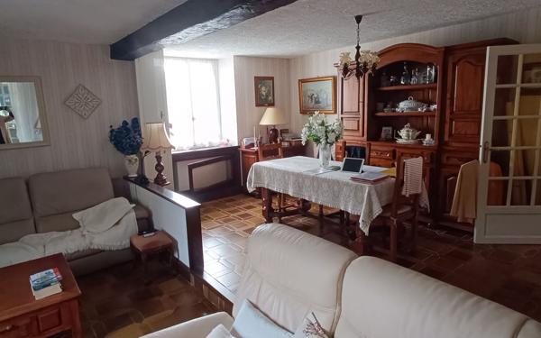 Maison à vendre    4 pièces •  Cinais