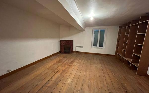 Maison à louer    3 pièces •  Crouttes-sur-Marne