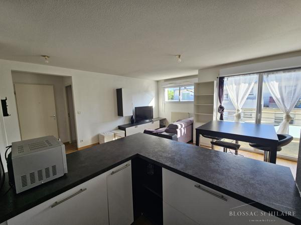 Poitiers EST, appartement de type 2 d'environ 44 m² avec parking et terrasse