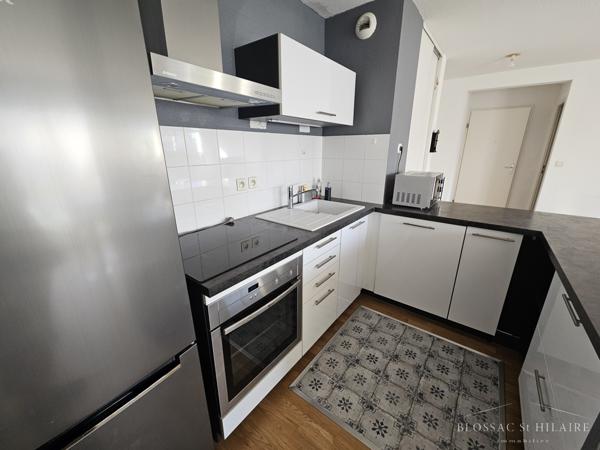 Poitiers EST, appartement de type 2 d'environ 44 m² avec parking et terrasse
