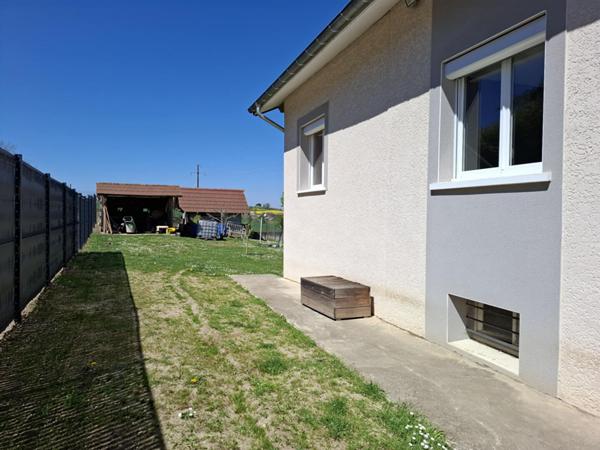 Maison avec sous-sol complet sur 824 m² de terrain