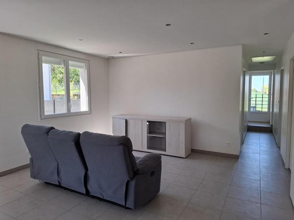 Maison avec sous-sol complet sur 824 m² de terrain