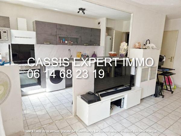 Aubagne (13400) T 3 de 70 m2 en centre ville dans résidence semi-récente