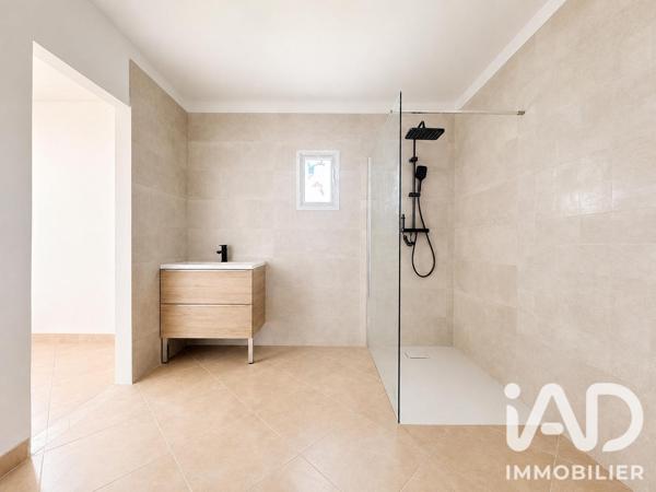 Maison à vendre 5 pièces 112 m² Rochefort-du-Gard
