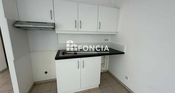 Location Studio 29.5 m² - Besançon 25000