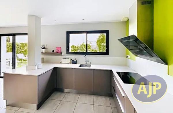Maison à vendre Orvault - 7 pièces, 152m² avec 5 chambre(s) à 598 000€ - AJP Immobilier Saint-Sébastien-sur-Loire