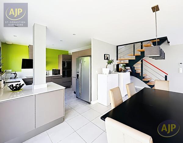 Maison à vendre Orvault - 7 pièces, 152m² avec 5 chambre(s) à 598 000€ - AJP Immobilier Saint-Sébastien-sur-Loire
