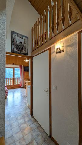 Appartement 3 pièces de 44M2 utile (35m2 carrez) OFFRANT une VUE DEGAGEE  avec GARAGE, place de PARKING PRIVATIVE et CAVE