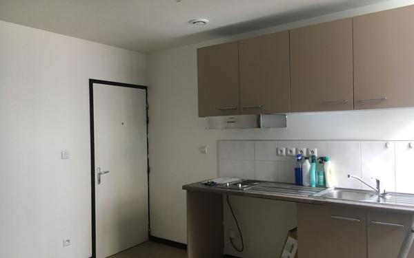 Appartement à louer    3 pièces •  Rochefort