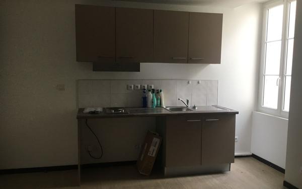 Appartement à louer    3 pièces •  Rochefort