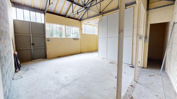 NEUILLY- PLAISANCE, Entrepôt de stockage de 109 m2