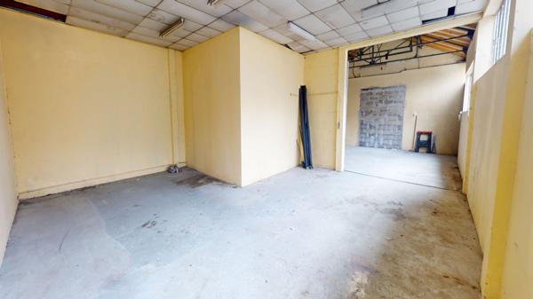 NEUILLY- PLAISANCE, Entrepôt de stockage de 109 m2