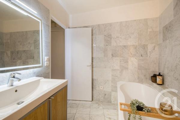 Appartement F3 à vendre  3 pièces - 76,76 m 2   NICE  - 06
