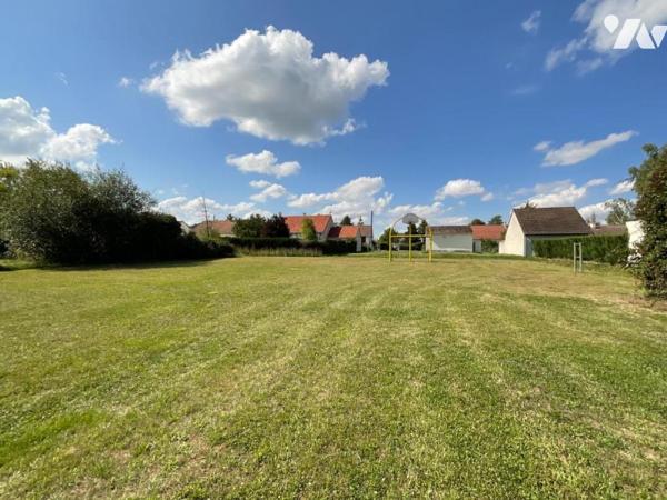 TERRAIN A BATIR 1056 m² à CROUY SUR COSSON