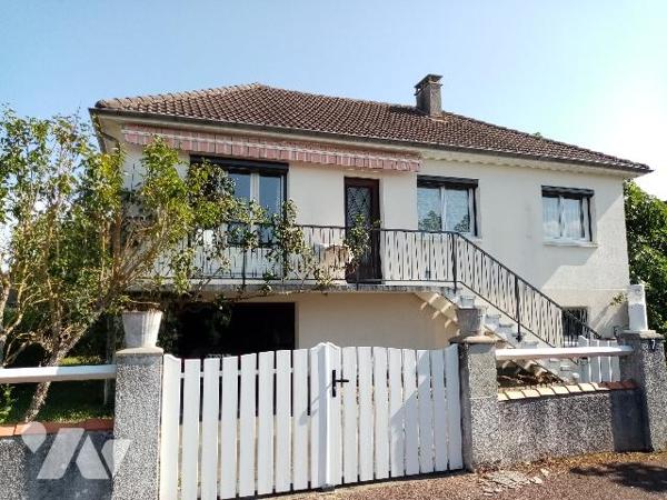 PAVILLON dans un bourg avec COMMERCES proche de LA CHARITE SUR LOIRE