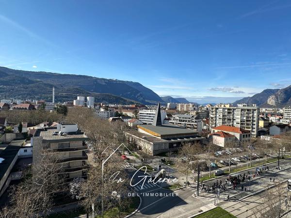 T3 AVEC ROOF TOP GRENOBLE