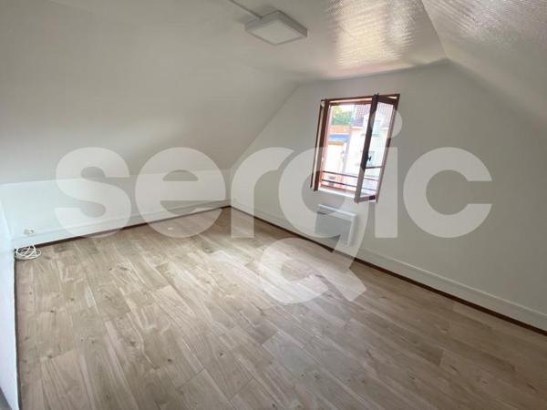 Location 1 Pieces 17 80000 Amiens 25 1422 01 0009