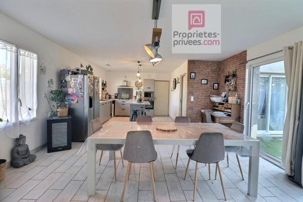 Maison 6 pièces 138 m2 avec GARAGE  - 4 CHAMBRES DONT UNE SUITE PARENTALE 137 m2 avec cellier et garage