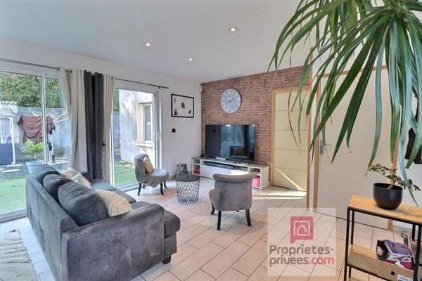 Maison 6 pièces 138 m2 avec GARAGE  - 4 CHAMBRES DONT UNE SUITE PARENTALE 137 m2 avec cellier et garage